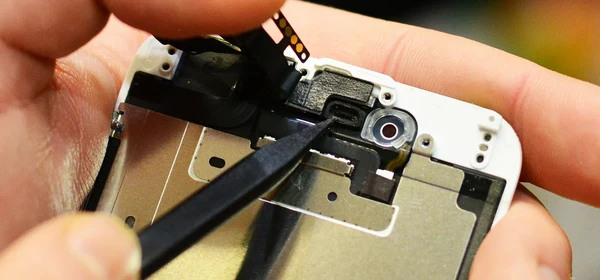 Чистка сеток динамика iPhone 5s