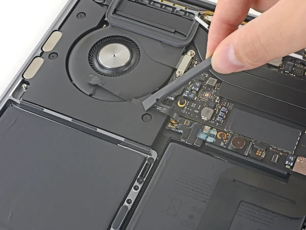 Чистка термопасты MacBook Pro 13" (2020) A2289, A2251