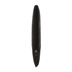 Кожаный чехол-сумка Decoded Waxed Slim Sleeve Black для MacBook Pro 13" (2016-2020) | Air 13" (2018-2020) - Фото 4