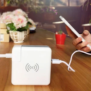Универсальное зарядное устройство с беспроводной зарядкой iLoungeMax Super Charger Global Travel Power Bank 6700mAh + EU адаптер - Фото 7