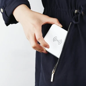 Универсальное зарядное устройство с беспроводной зарядкой iLoungeMax Super Charger Global Travel Power Bank 6700mAh + EU адаптер - Фото 6