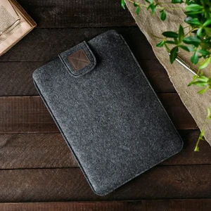 Чехол-карман на липучке из войлока Gmakin Black | Brown для MacBook Air 13" (2018-2024) | Pro 13" (2016-2022) - Фото 4