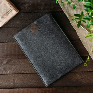 Чехол-конверт из войлока Gmakin Gray | Brown для MacBook Air 13" (2018-2024) | Pro 13" (2016-2022) - Фото 4