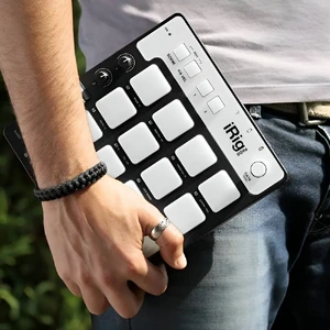 Портативный MIDI-контроллер (клавиатура) IK Multimedia iRig Pads для iOS и Mac/PC с Lightning и USB-C, 16 пэдов и подсветкой - Фото 8