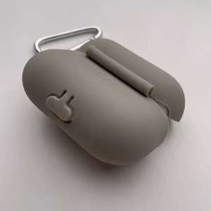 Чехол с карабином iLoungeMax TPU Case Gray для AirPods Pro - Фото 4
