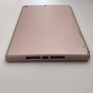 Чехол с держателем для стилуса для iPad 9 | 8 | 7 10.2" (2021 | 2020 | 2019) iLoungeMax Protective Smart Cover Rose Gold - Фото 4