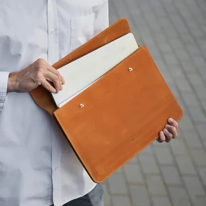 Кожаный чехол-конверт INCARNE Neat Cognac для MacBook Air 15" M3 | M2 (2024 | 2023) - Фото 2