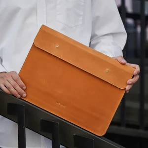 Кожаный чехол-конверт INCARNE Neat Cognac для MacBook Air 15" M3 | M2 (2024 | 2023) - Фото 3