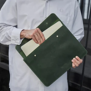Кожаный чехол-конверт INCARNE Neat Green для MacBook Air 15" M3 | M2 (2024 | 2023) - Фото 2