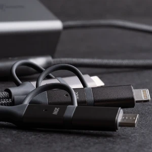 Быстрая GaN зарядка AyraTec Infinity Charger 65W 3xUSB-C + 2 x Lightning + Micro-USB - Фото 6