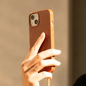 Кожаный чехол-накладка Native Union CLIC Classic MagSafe Tan для iPhone 13 Pro - Фото 6