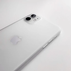 Супертонкий чехол oneLounge 1Thin 0.35mm White для iPhone 11  - Фото 1