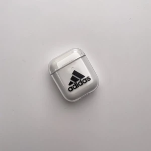Пластиковий чохол iLoungeMax Adidas для Apple AirPods - Фото 2