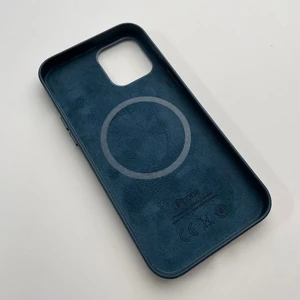 Кожаный чехол iLoungeMax Genuine Leather Case MagSafe Baltic Blue для iPhone 12 Pro Max ОЕМ - Фото 5
