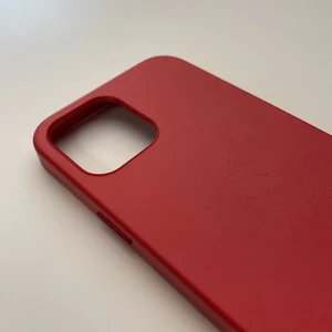 Шкіряний чохол iLoungeMax Genuine Leather Case MagSafe Red для iPhone 12 Pro Max ОЕМ - Фото 4