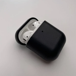 Шкіряний чохол iLoungeMax Leather Case Black для Airpods 2 | 1 - Фото 3