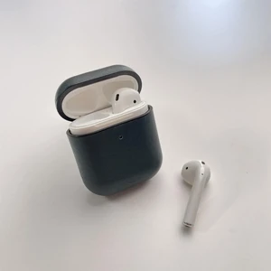 Шкіряний чохол iLoungeMax Leather Case Forest Green для Airpods 2 | 1 - Фото 3