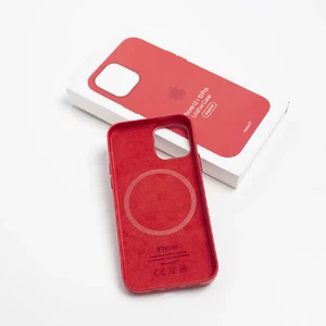 Кожаный чехол iLoungeMax Leather Case MagSafe Red для iPhone 12 | 12 Pro OEM (с поддержкой анимации) - Фото 4