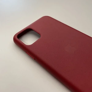 Кожаный чехол iLoungeMax Leather Case Red для iPhone 11 Pro Max OEM (MX0F2)  - Фото 1