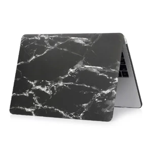 Мраморный чехол iLoungeMax Marble Black | White для MacBook Pro 16" (2019) - Фото 2