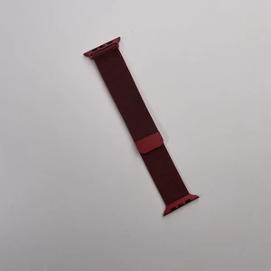 Ремешок iLoungeMax Milanese Loop Red для Apple Watch Ultra 49mm | 45mm | 44mm | 42mm - Фото 2