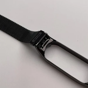 Металлический ремешок iLoungeMax Milanese Loop Black для Xiaomi Mi Band 5 | 6 - Фото 4