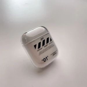 Пластиковий чохол iLoungeMax OFF-WHITE для Apple AirPods - Фото 3