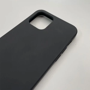 Силиконовый чехол на шнурке iLoungeMax Shoulder Strap Black для iPhone 12 | 12 Pro - Фото 3