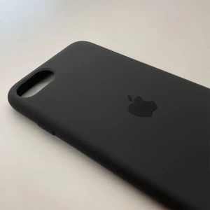 Силіконовий чохол iLoungeMax Silicone Case Black для iPhone SE 3 | SE 2 | 8 | 7 OEM  - Фото 1