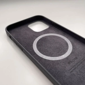 Чорний силіконовий чохол iLoungeMax Silicone Case MagSafe Black для iPhone 12 | 12 Pro OEM - Фото 5