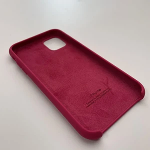 Силіконовий чохол iLoungeMax Silicone Case Pomegranate для iPhone 11 OEM - Фото 4