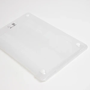 Пластиковий чохол iLoungeMax Soft Touch Matte Transparent для MacBook Pro 13" (M2 | M1 | 2022 | 2020 | 2019 | 2018) - Фото 2