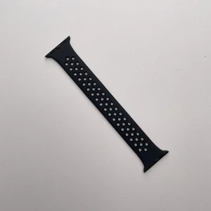 Силиконовый монобраслет iLoungeMax Solo Loop Nike Black | Black для Apple Watch 41mm | 40mm | 38mm Size L - Фото 2