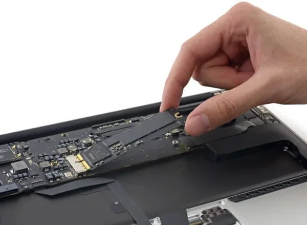 Пайка материнской платы MacBook Air 13" (2012-2017) A1466