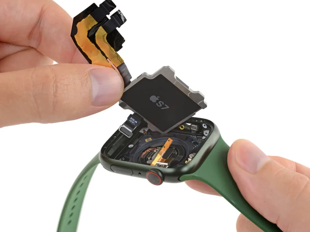 Пайка шлейфов Apple Watch Series 7