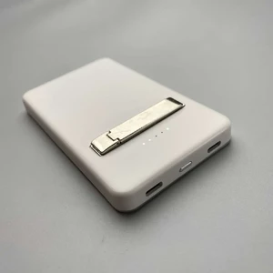 Повербанк с беспроводной зарядкой iLoungeMax MagSafe Wireless Charger Power Bank 5000mAh White (с поддержкой анимации) - Фото 6