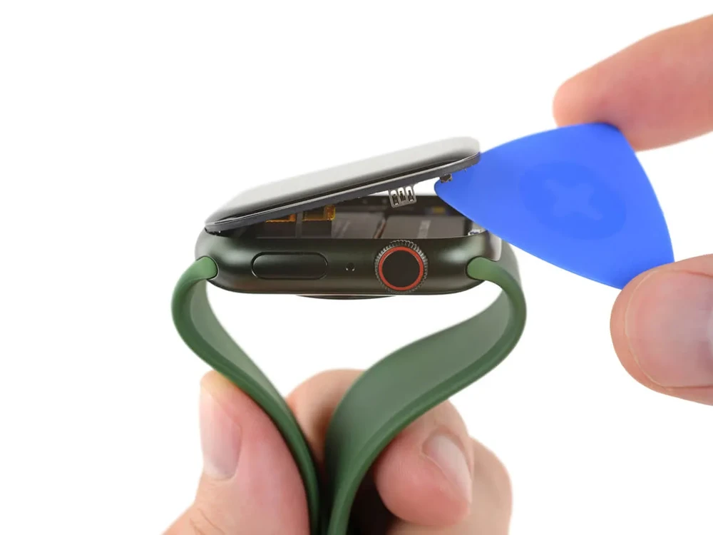 Проклейка дисплея Apple Watch Series 7
