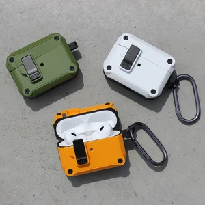 Противоударный чехол с замком iLoungeMax Creative Carbon Fiber Case Olive для AirPods Pro 2 - Фото 5