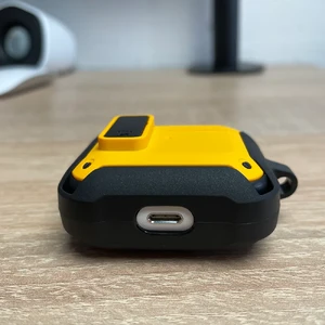 Протиударний чохол на замку для AirPods 3 з карабіном | iLoungeMax Lock Case Yellow - Фото 4