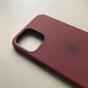 Силиконовый чехол iLoungeMax Silicone Case MagSafe Plum для iPhone 12 | 12 Pro OEM (c поддержкой анимации) - Фото 5