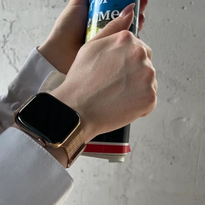 Ремінець iLoungeMax Milanese Loop Rose Gold для Apple Watch Ultra 49mm | 45mm | 44mm | 42mm - Фото 6