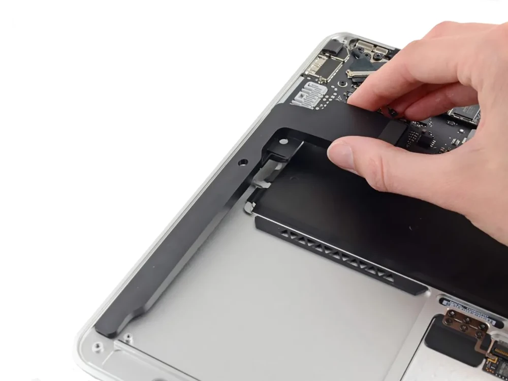 Ремонт динамиков MacBook Pro 15" (2008-2012) A1286