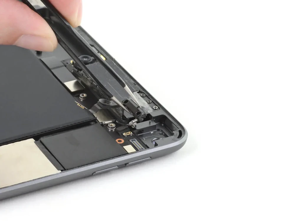 Замена кнопки Power (включения) iPad mini 5