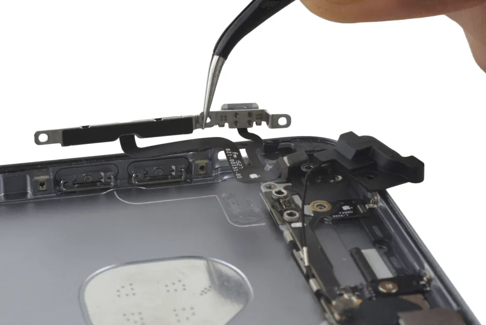 Ремонт кнопок гучності iPad 7 10.2" (2019)