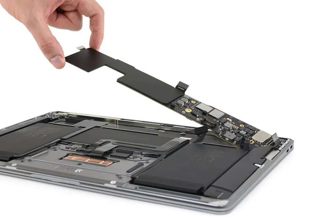 Ремонт материнской платы MacBook Pro 13" (2020) A2289, A2251