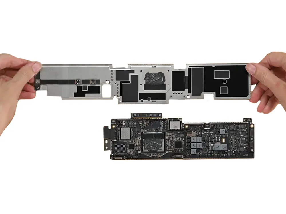Ремонт материнської плати MacBook Pro 13" M2 (2022) A2338