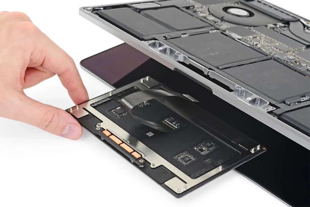 Заміна тачпада MacBook Pro 15" (2018 | 2019) А1990