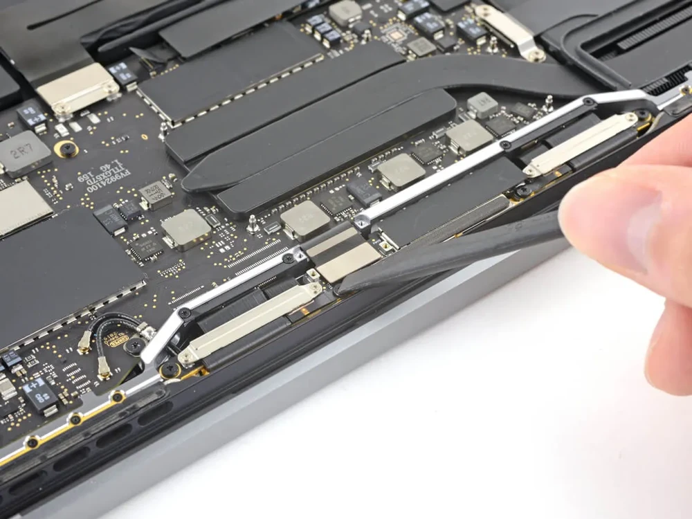 Ремонт цепи питания MacBook Pro 14" M1 (2021) A2442