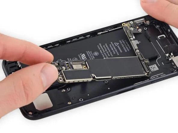 Ремонт узла связи iPhone 7
