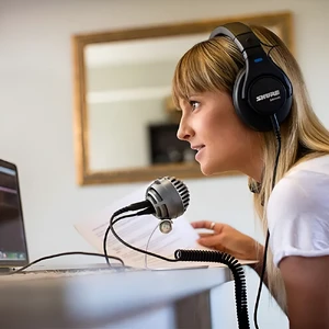 Студийный конденсаторный микрофон Shure MV5 для подкастов и стриминга, с кабелями USB / Lightning - Фото 6